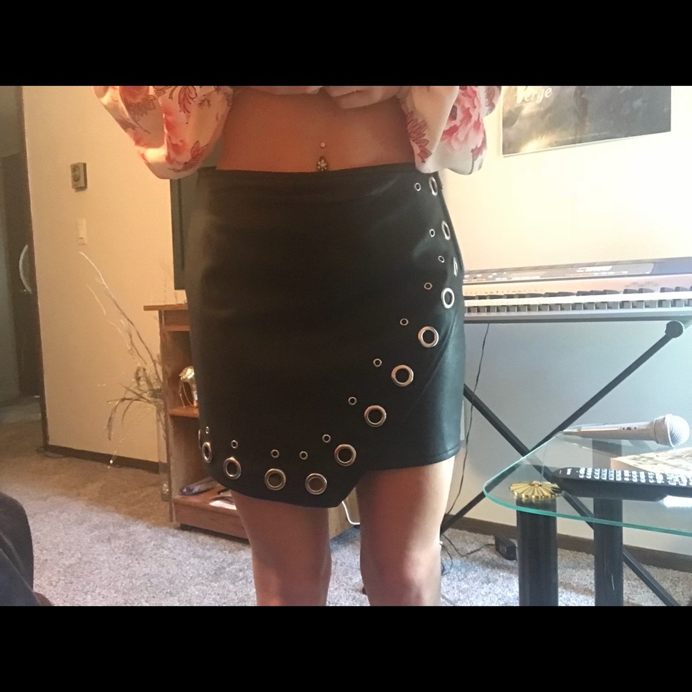 Leather skirt - Picture 3 of 3
